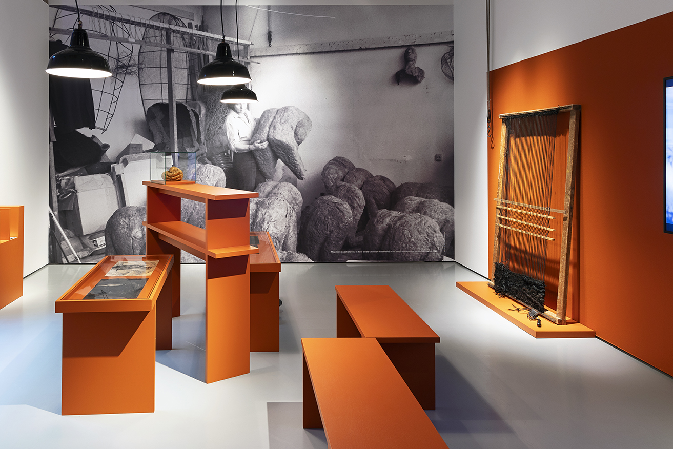 Magdalena Abakanowicz - Everything is made of fiber